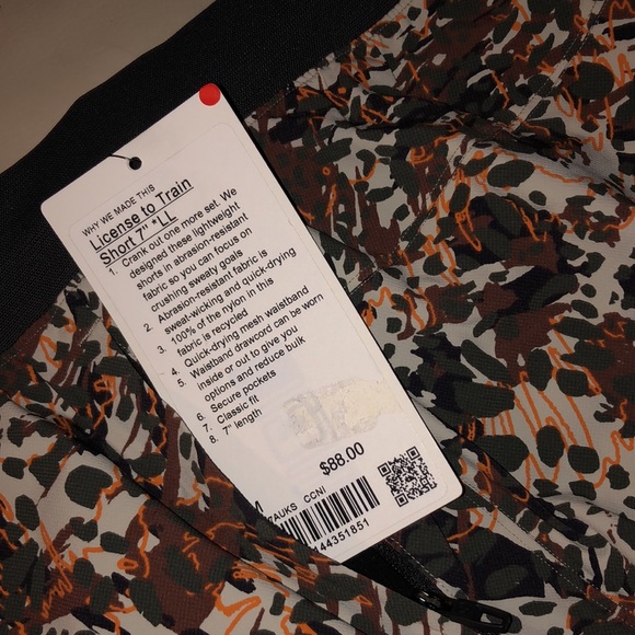 lululemon (M) License to Train Short 7" *LL - Picture 8 of 13
